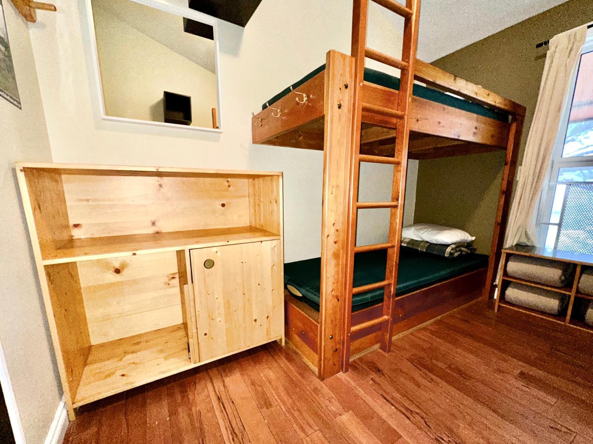 Canmore Alpine Hostel - Alpine Club Of Canada Екстериор снимка