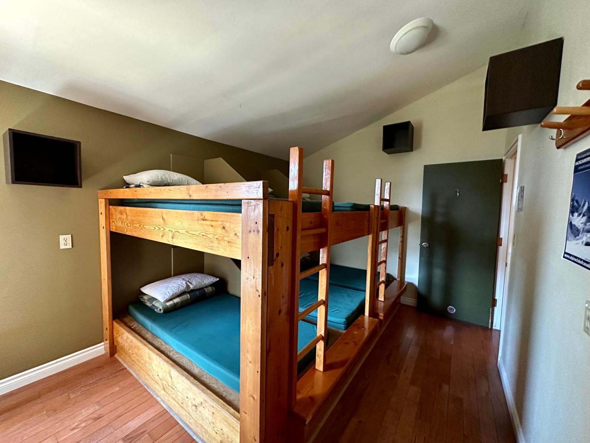 Canmore Alpine Hostel - Alpine Club Of Canada Екстериор снимка