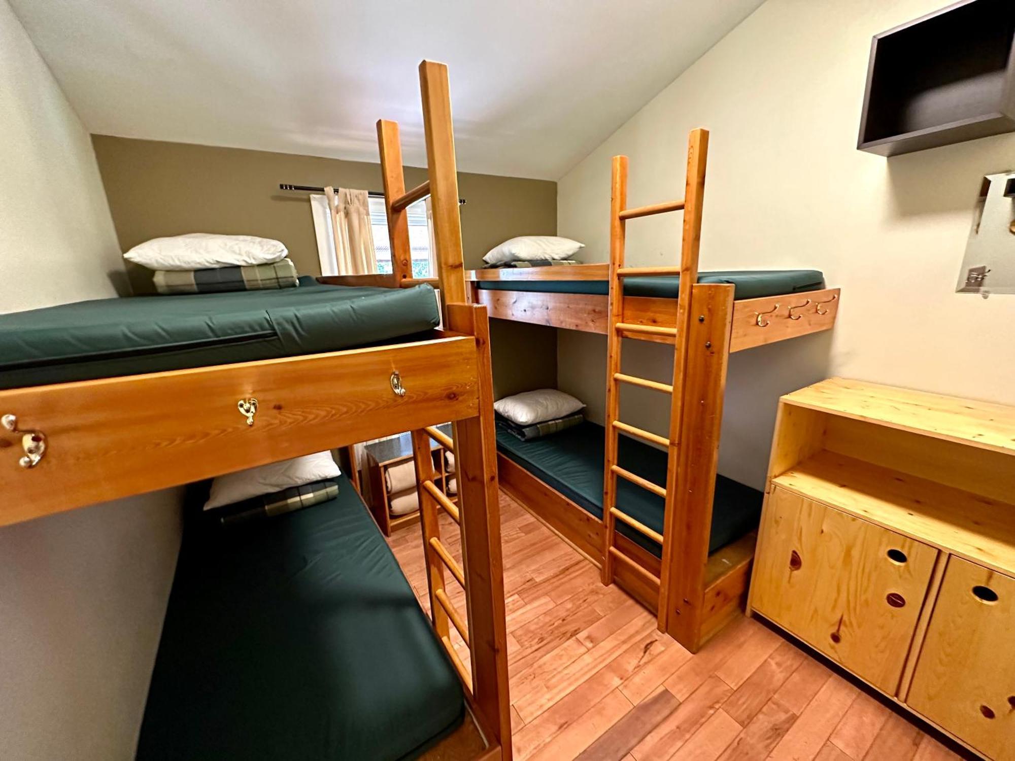 Canmore Alpine Hostel - Alpine Club Of Canada Екстериор снимка