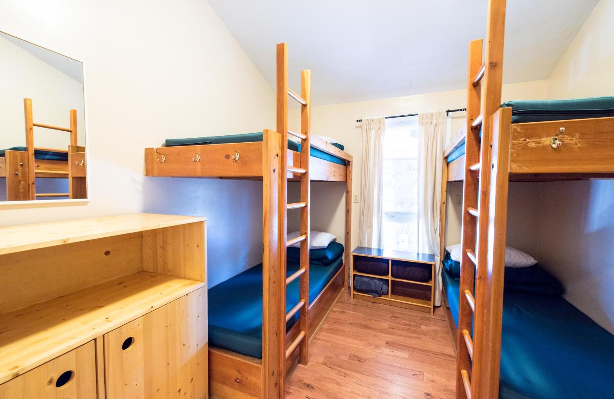 Canmore Alpine Hostel - Alpine Club Of Canada Екстериор снимка