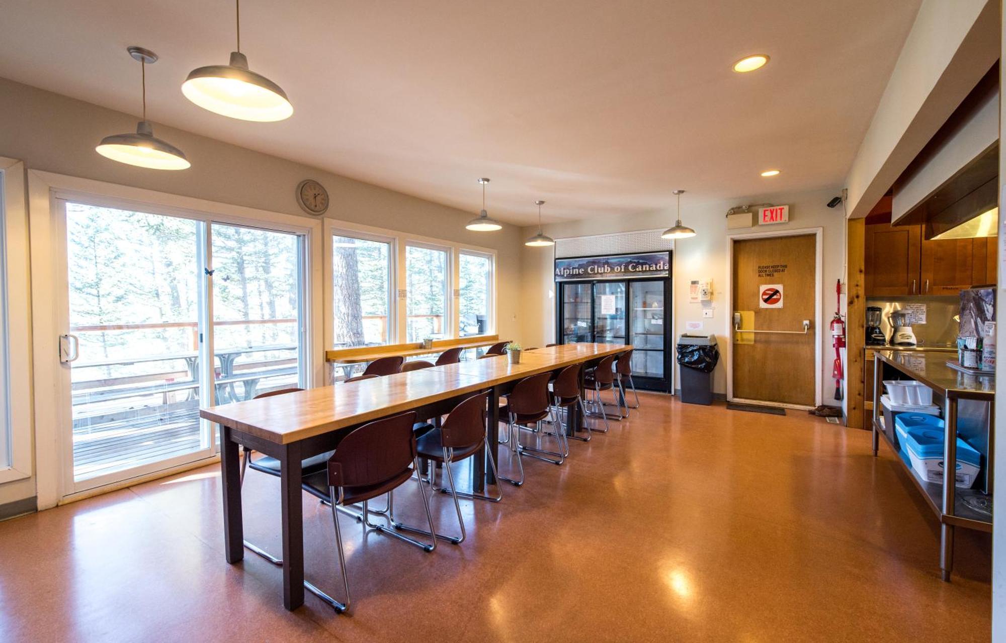 Canmore Alpine Hostel - Alpine Club Of Canada Екстериор снимка