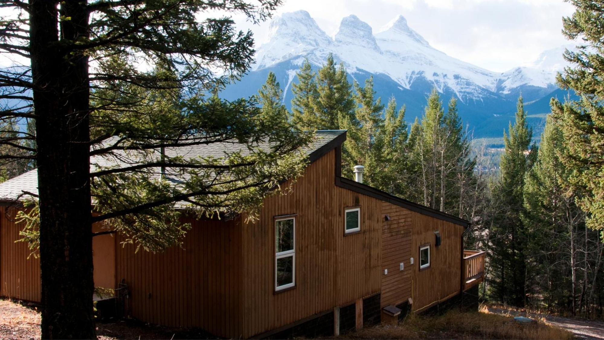 Canmore Alpine Hostel - Alpine Club Of Canada Екстериор снимка