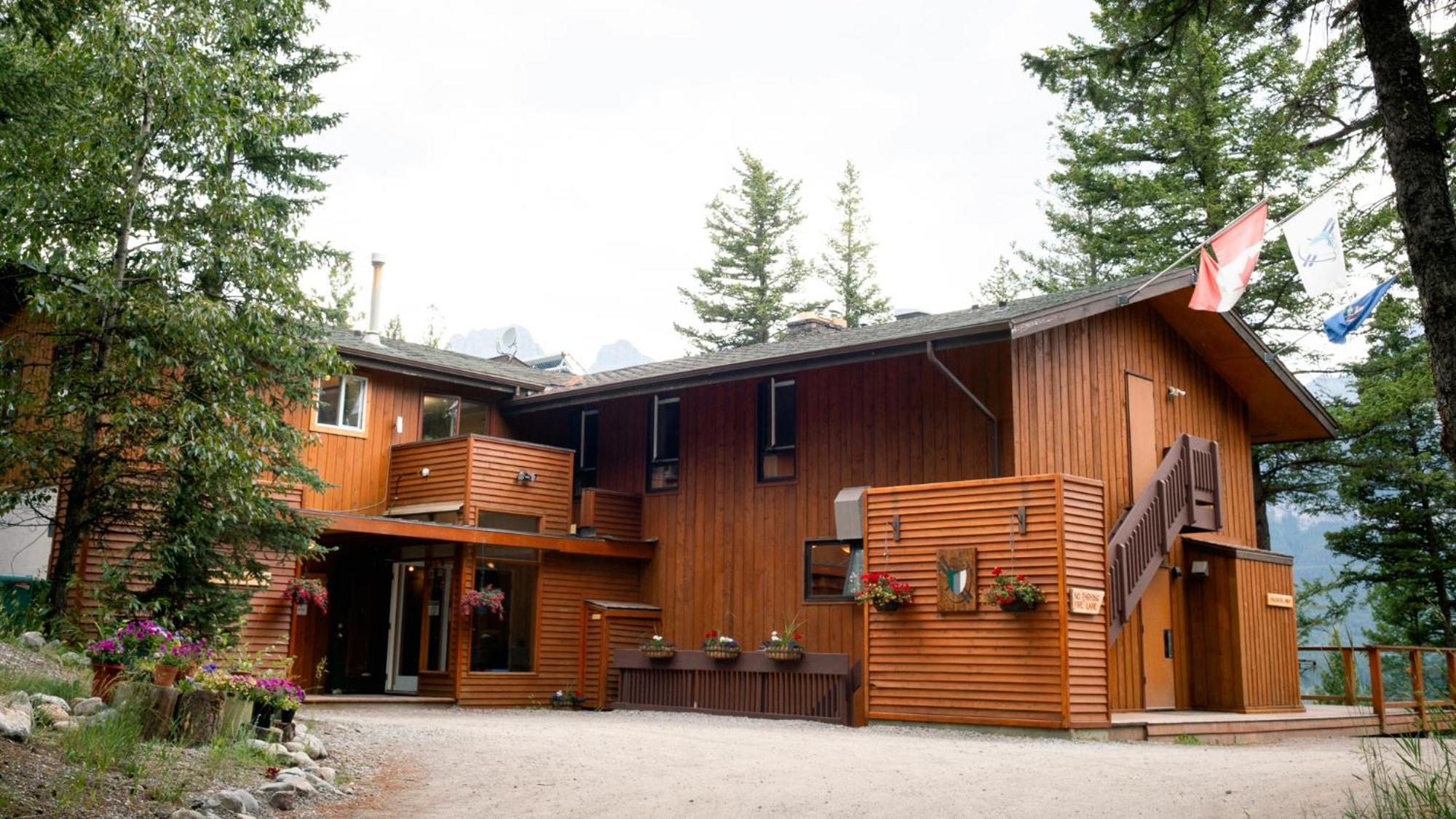 Canmore Alpine Hostel - Alpine Club Of Canada Екстериор снимка