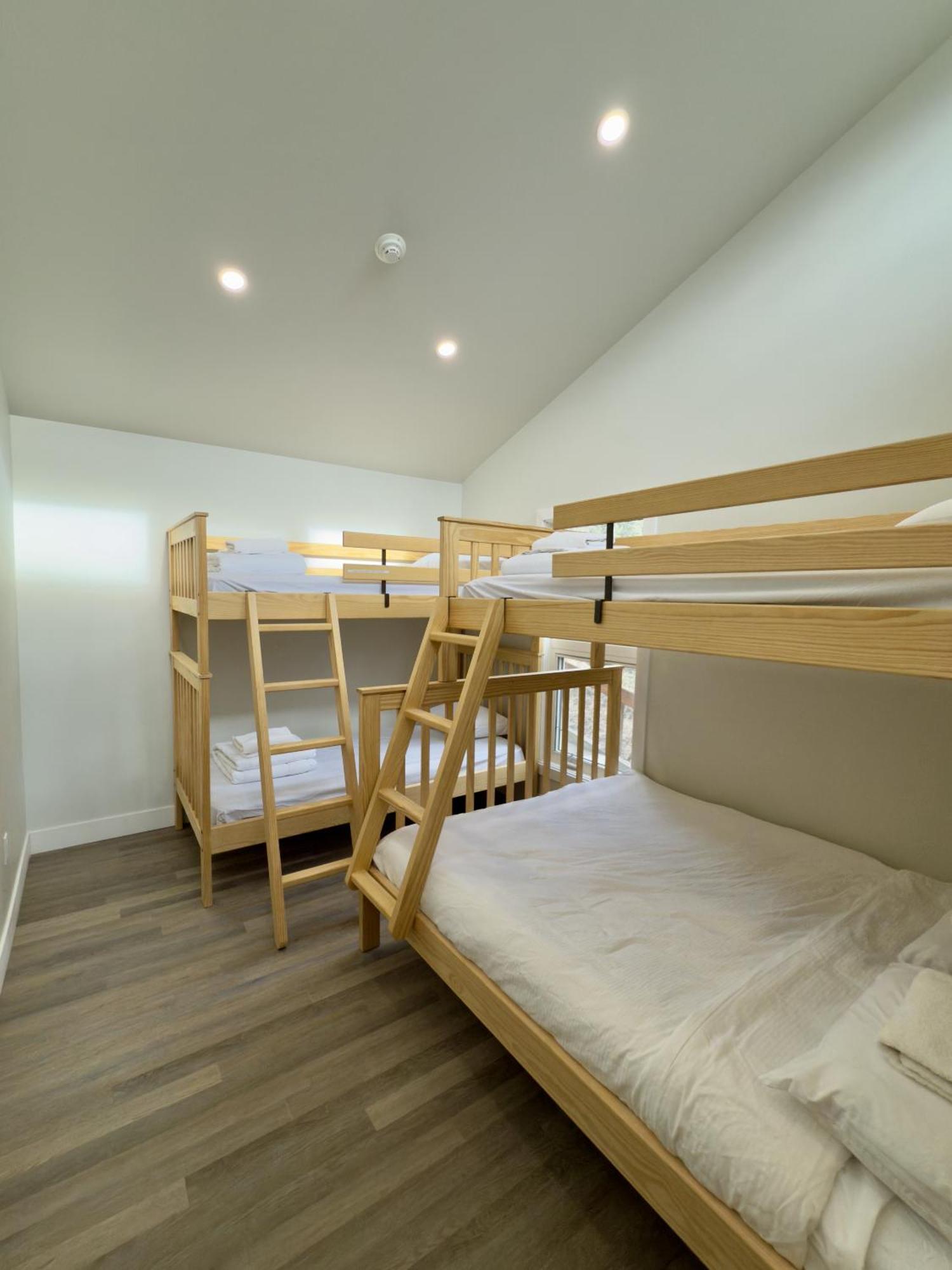 Canmore Alpine Hostel - Alpine Club Of Canada Екстериор снимка
