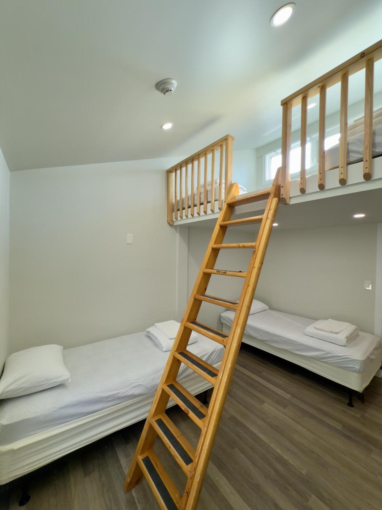 Canmore Alpine Hostel - Alpine Club Of Canada Екстериор снимка